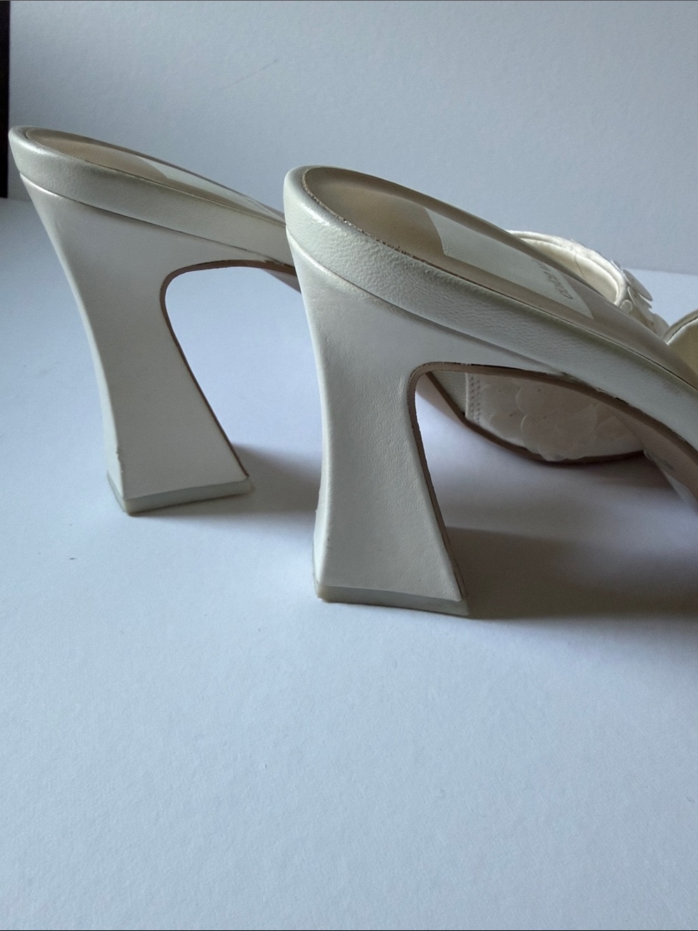 Dolce Vita Women's Ivory shell Slide Sandals bridal wedding shoes size 8 - Picture 5 of 9